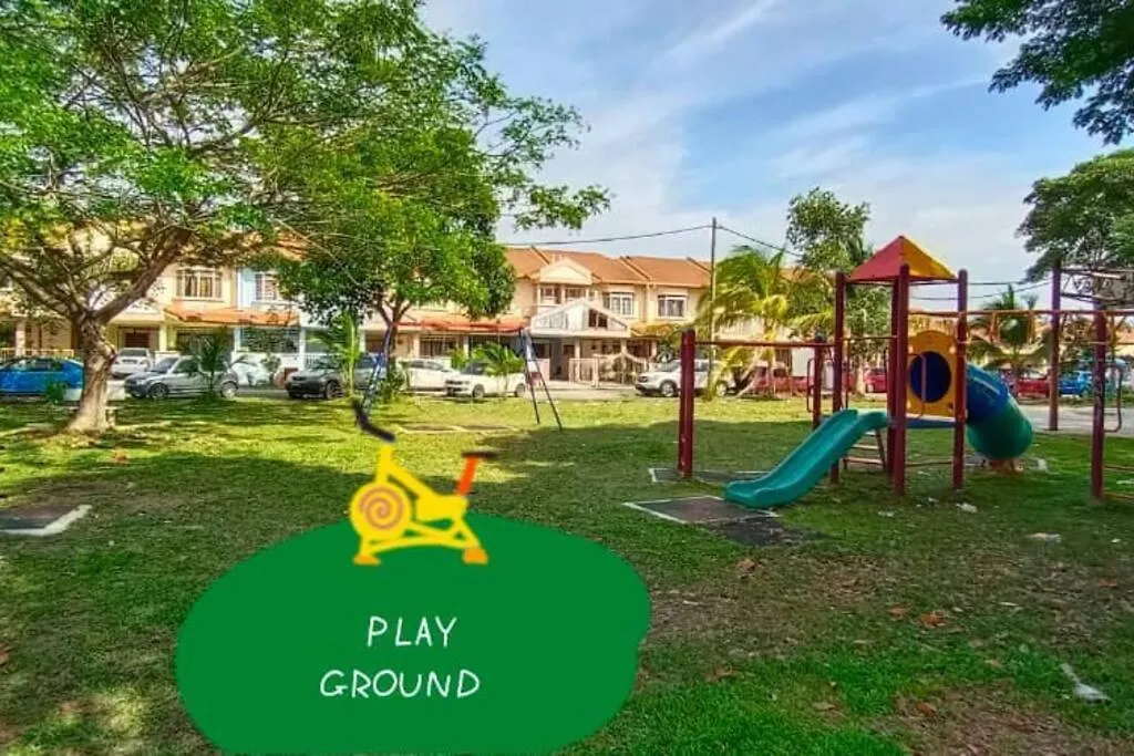 D'Haja 32 Klia Sepang With 2 Airconds & Free Wifi Villa Banting  0*, Banting (Selangor)