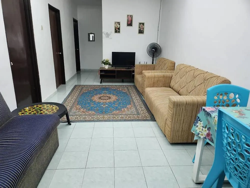 D'Haja 32 Klia Sepang With 2 Airconds & Free Wifi Villa Banting