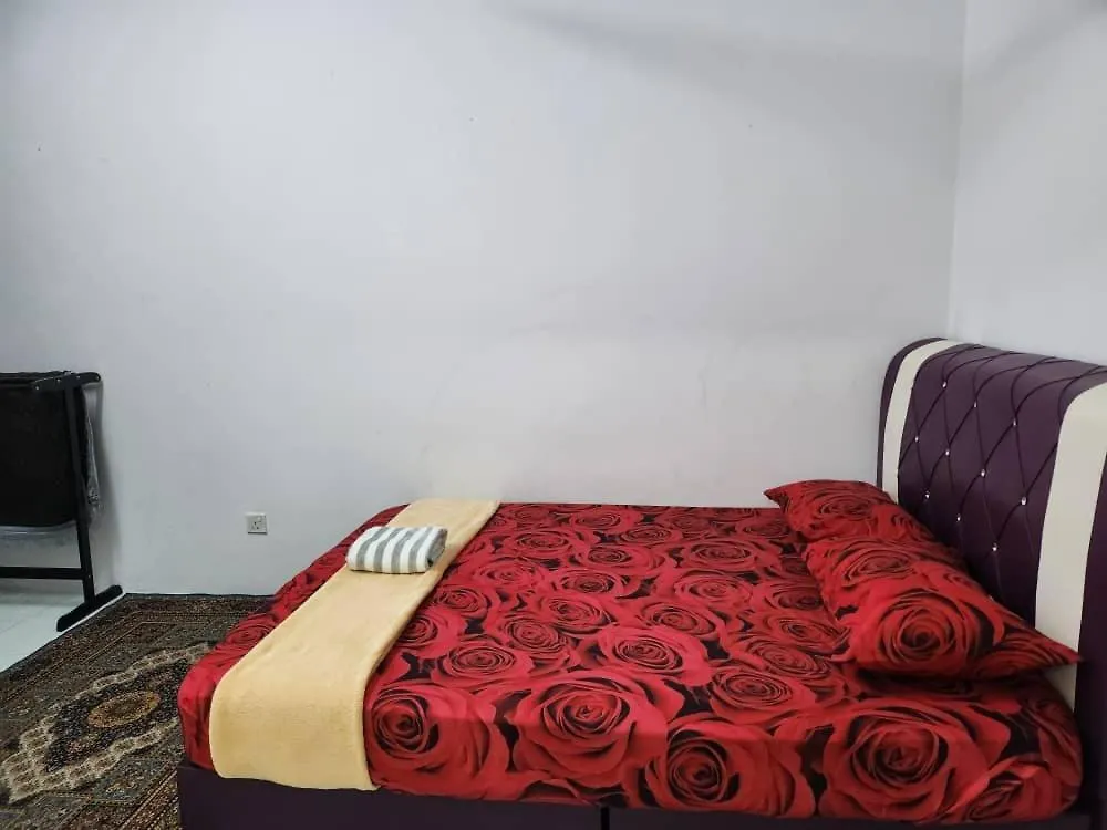 D'Haja 32 Klia Sepang With 2 Airconds & Free Wifi Villa Banting  Holiday home Banting (Selangor)