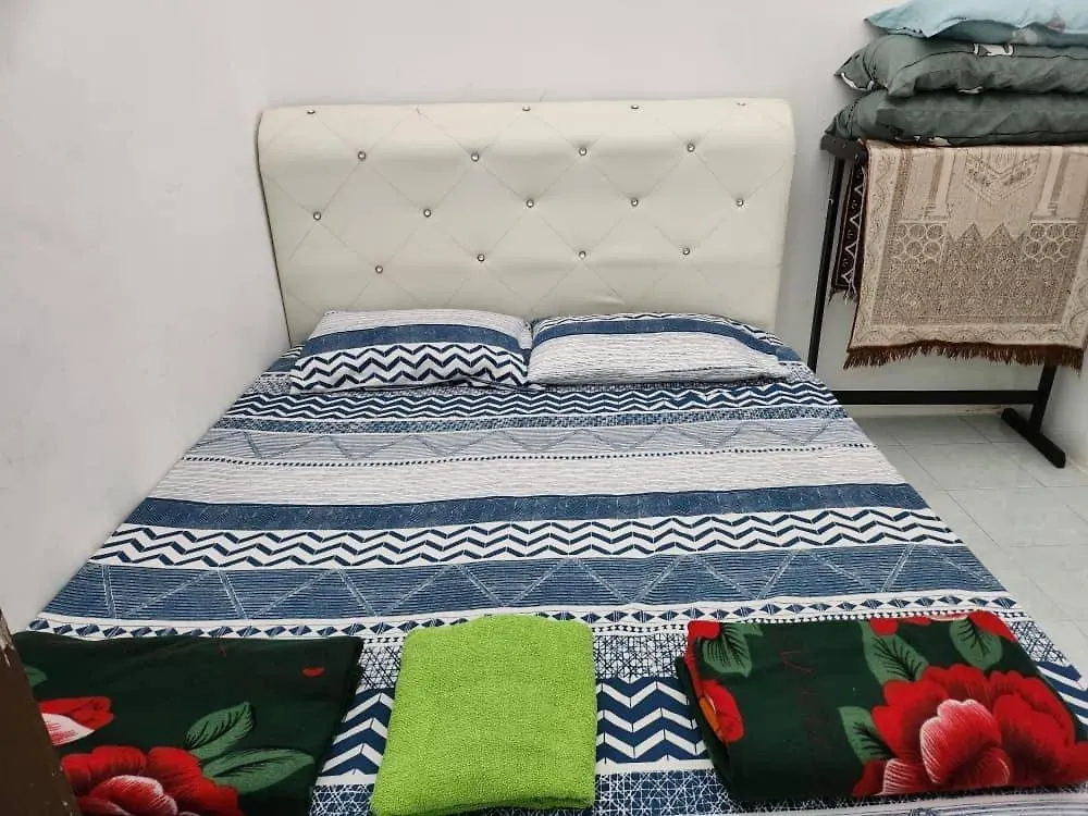 D'Haja 32 Klia Sepang With 2 Airconds & Free Wifi Villa Banting  Banting (Selangor)