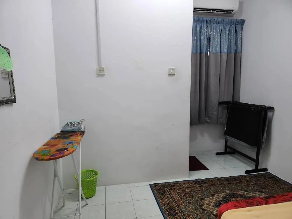 Holiday home D'Haja 32 Klia Sepang With 2 Airconds & Free Wifi Villa Banting