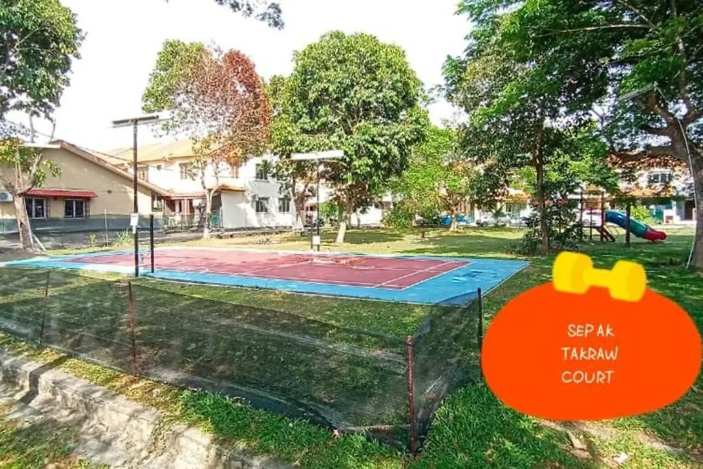 D'Haja 32 Klia Sepang With 2 Airconds & Free Wifi Villa Banting